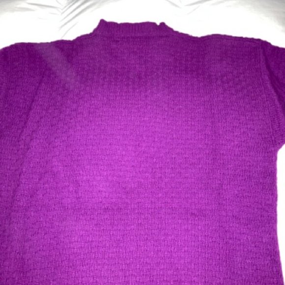 Beautiful Perry Ellis Purple Sweater - Picture 4 of 6